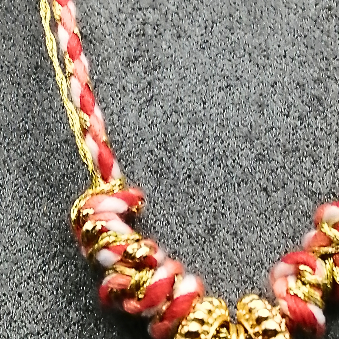 Collier Tout en fil rouge