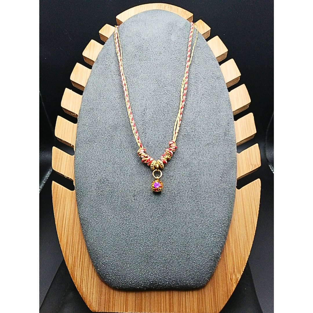 Collier Tout en fil rouge