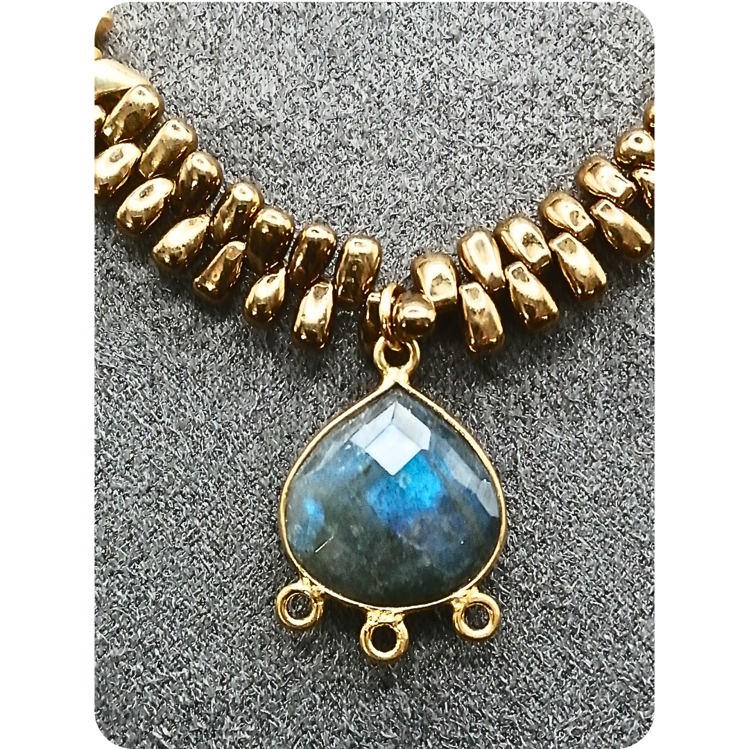 Collier Victoria