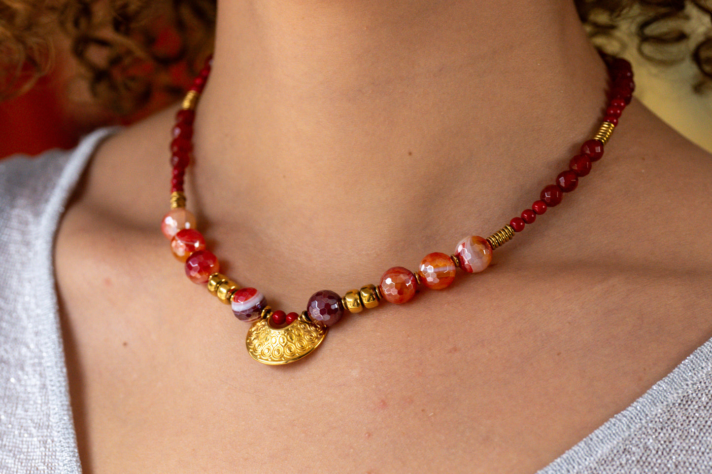 Collier Isis