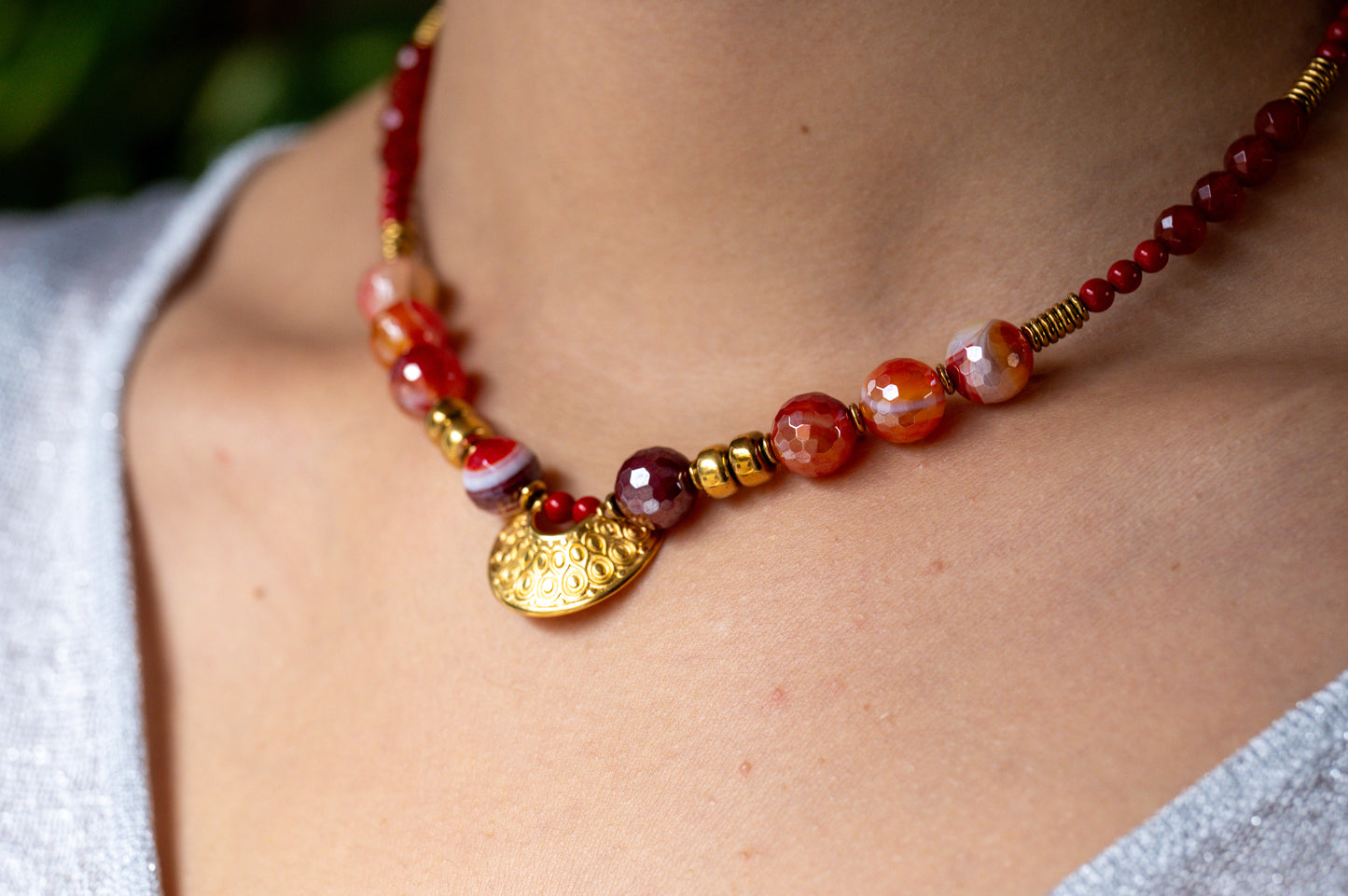 Collier Isis