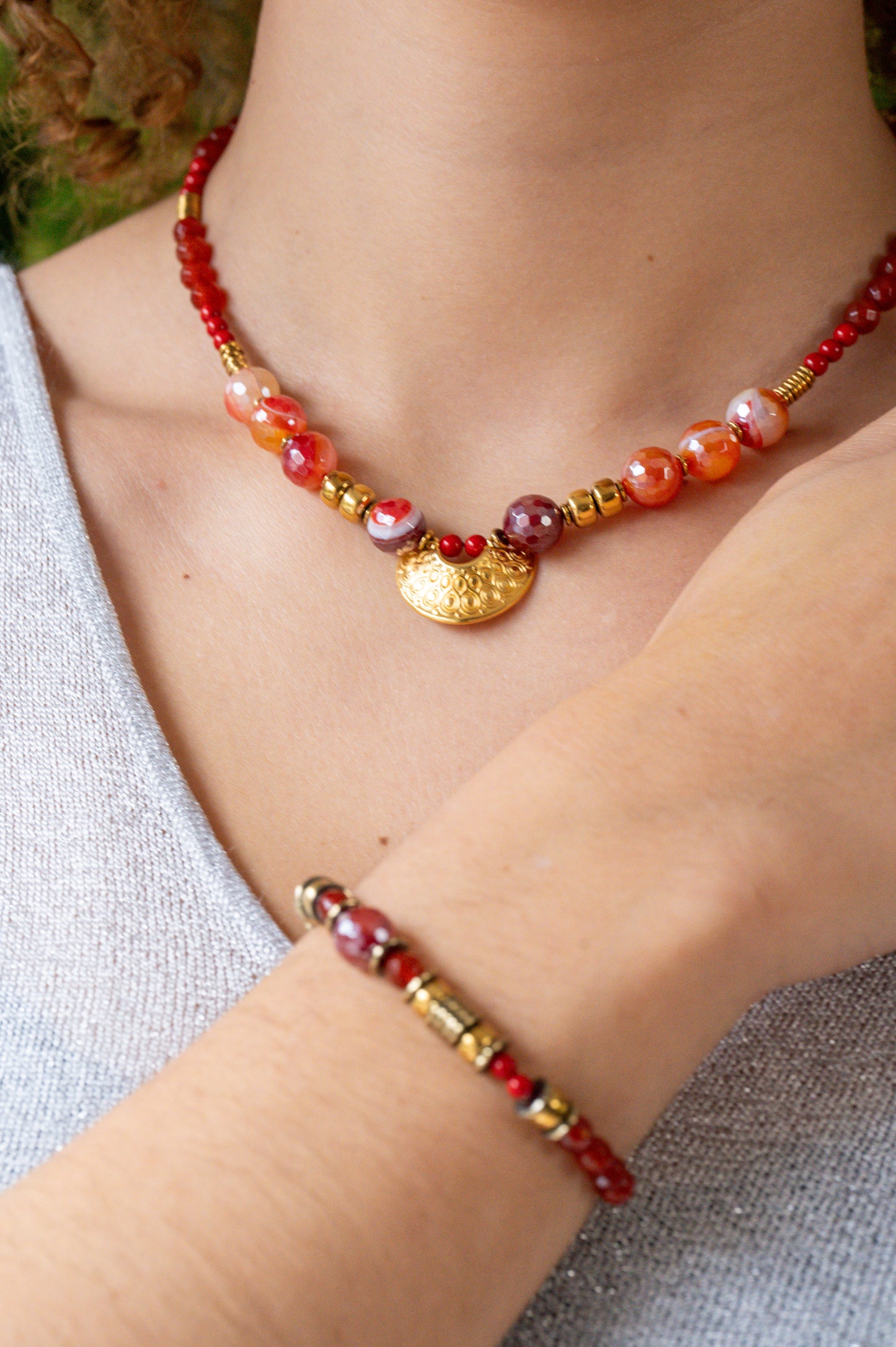 Collier Isis