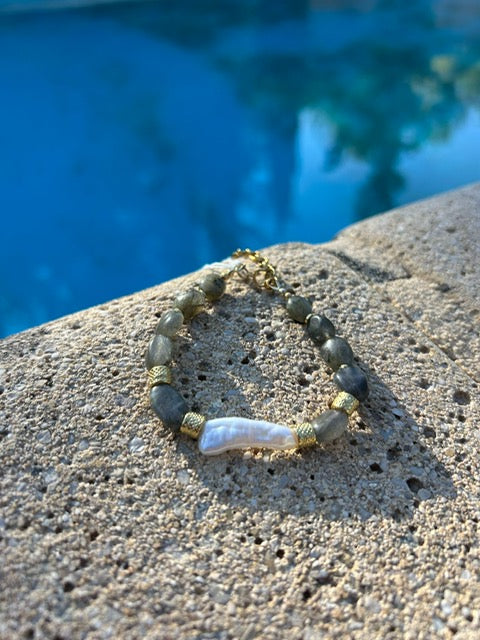 Bracelet Lolita  perle de cultures et Labradorite